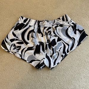 Seawheeze Limited edition ✨ Black and white tye dye lululemon hotty hot shorts